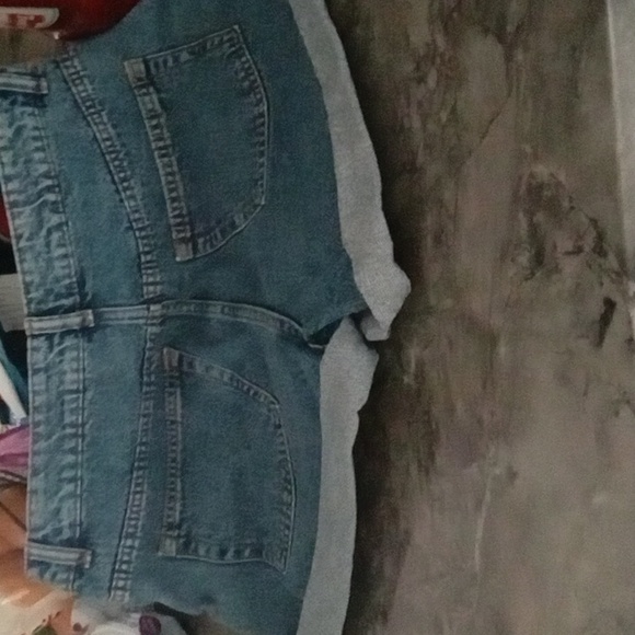 Boyfriend Jean shorts - Picture 2 of 3